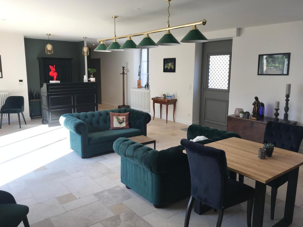 Le Charles V Bed and Breakfast Meursault Exteriör bild